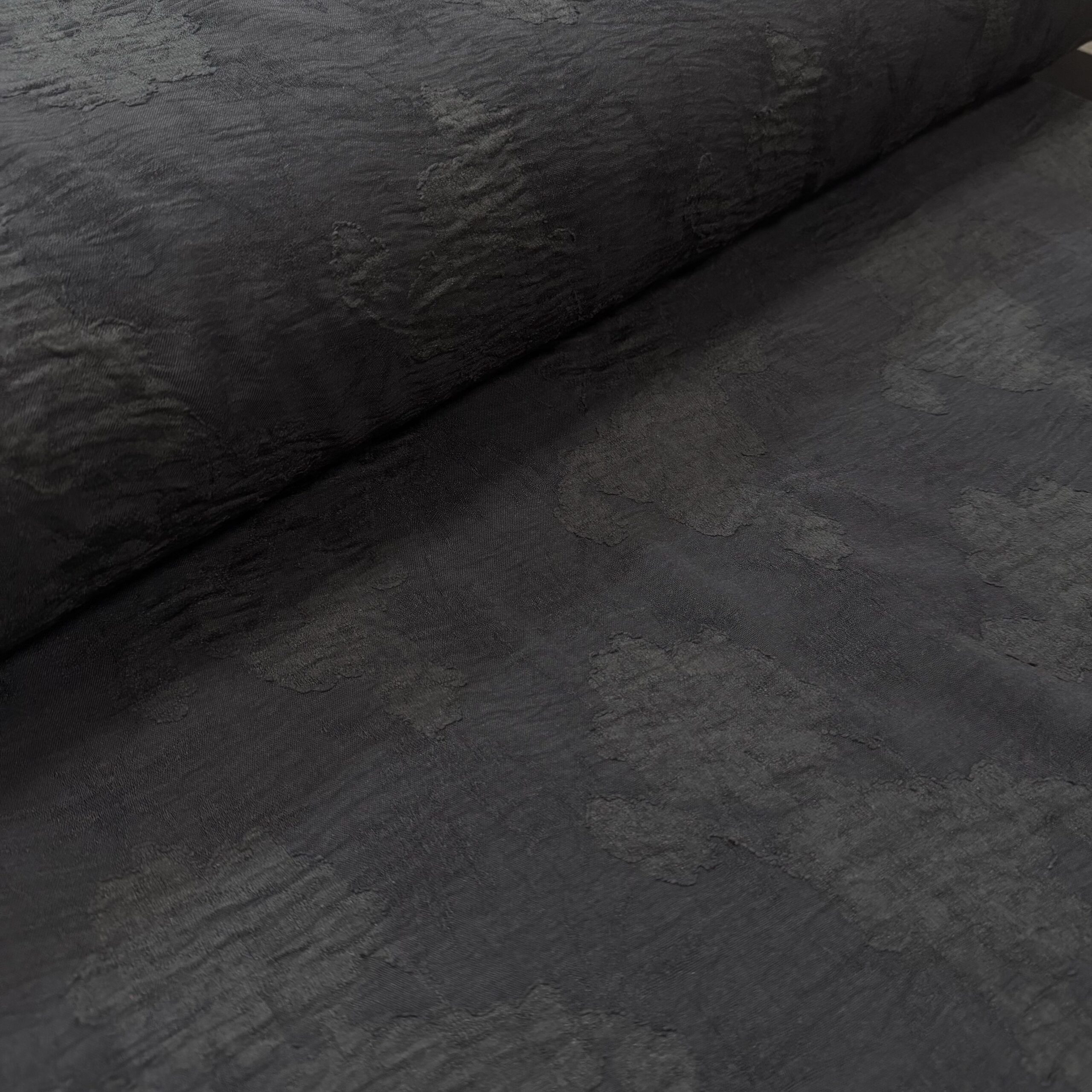 82D7CB9F-C566-430B-B670-799455493C76 ابروبادی مشکی برجسته